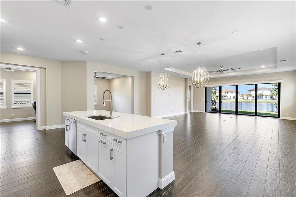 11835 S Baypoint Cir