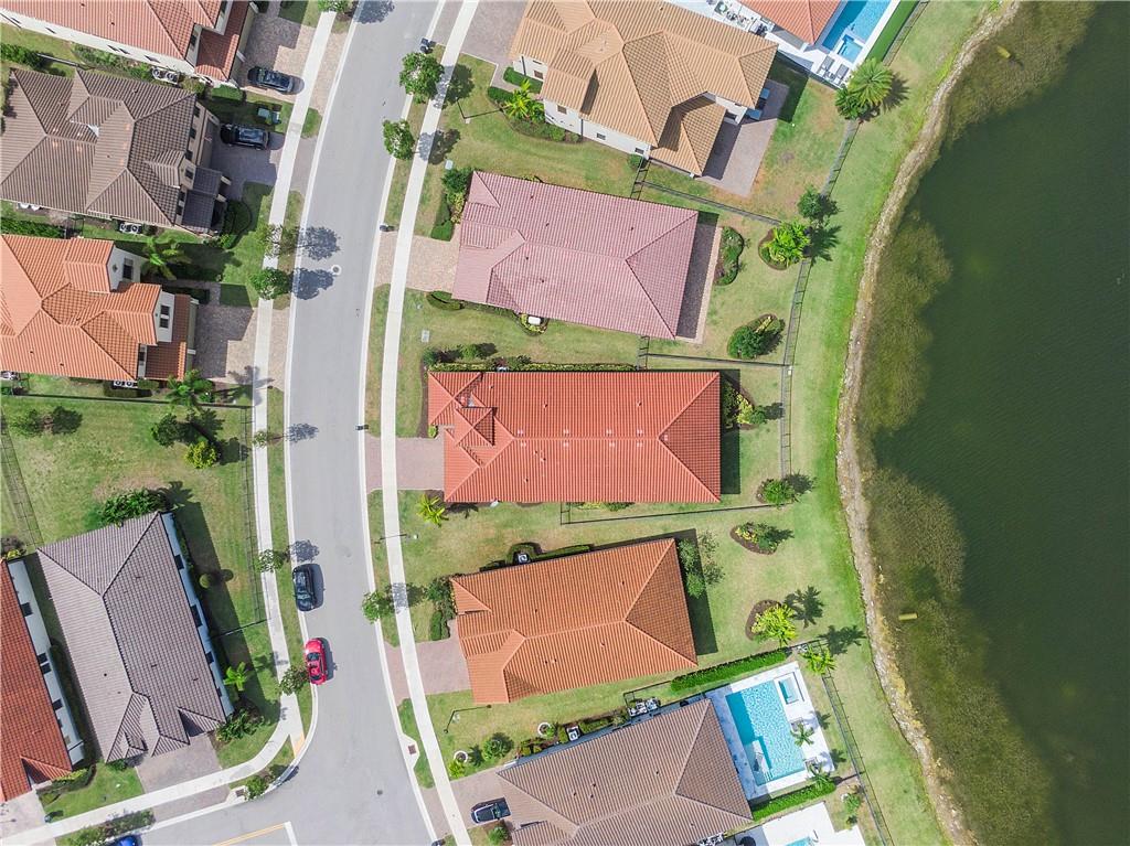 11835 S Baypoint Cir