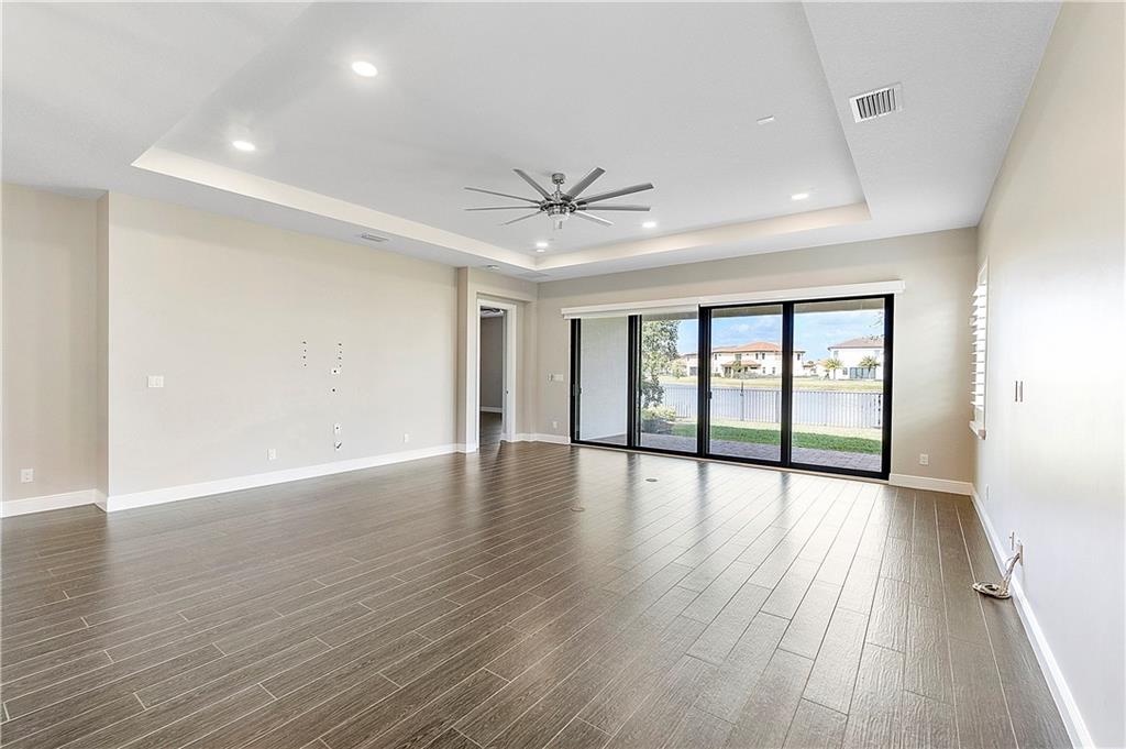 11835 S Baypoint Cir