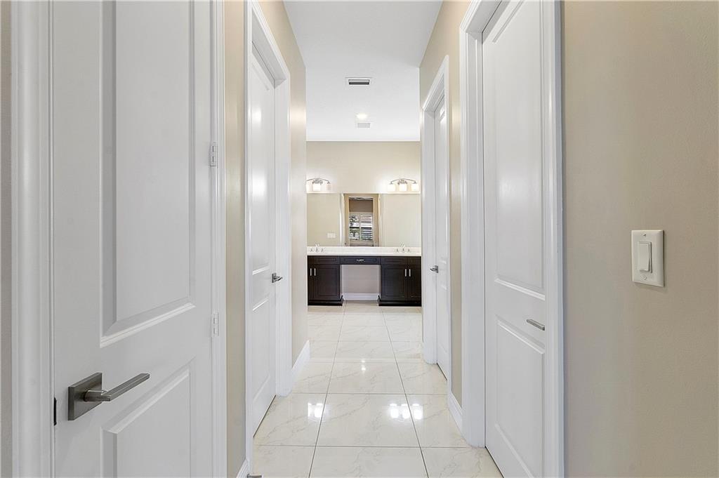 11835 S Baypoint Cir