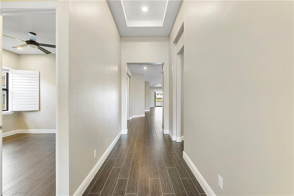 11835 S Baypoint Cir