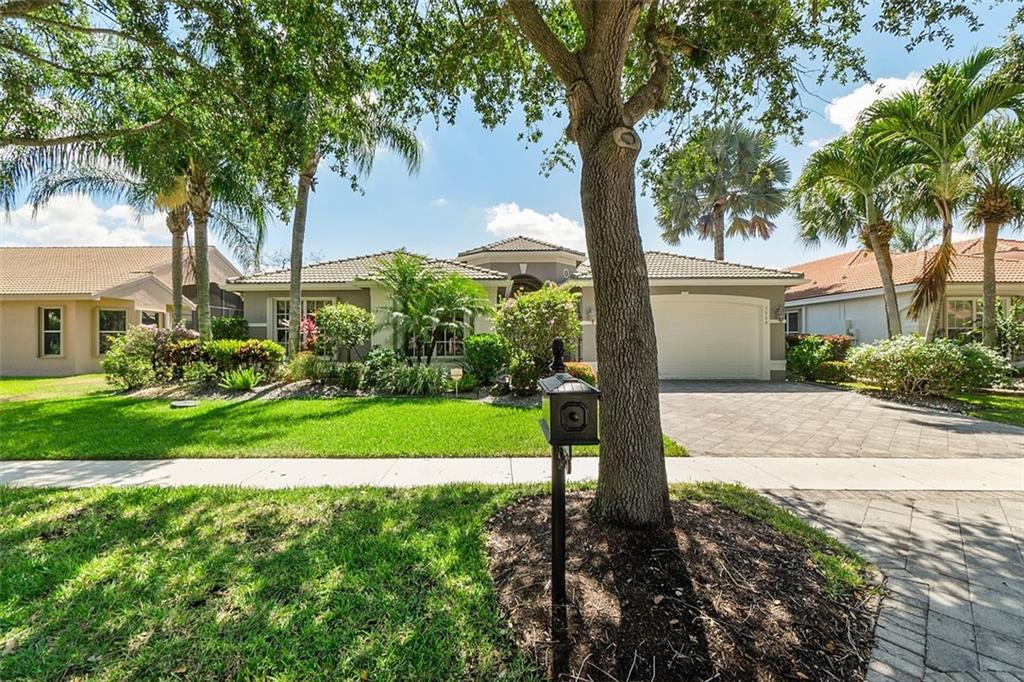 7768 Royale River Ln