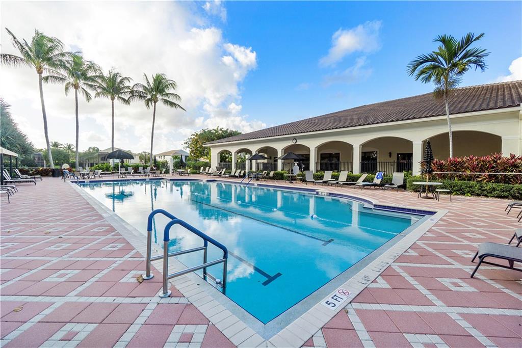 7768 Royale River Ln