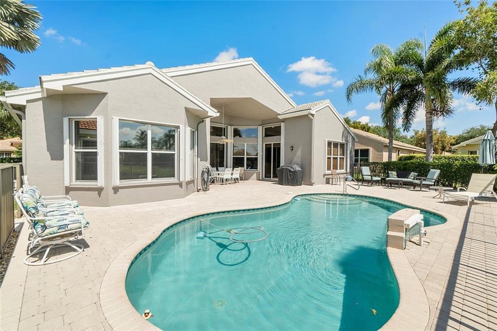 7768 Royale River Ln