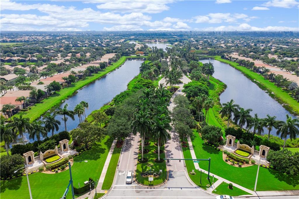 7768 Royale River Ln