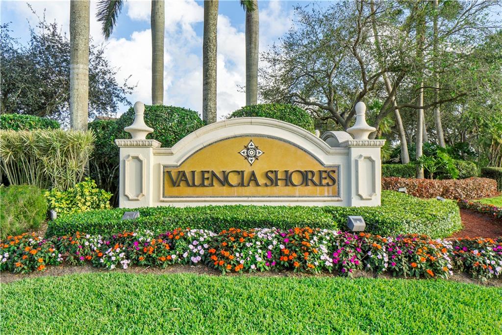 7768 Royale River Ln