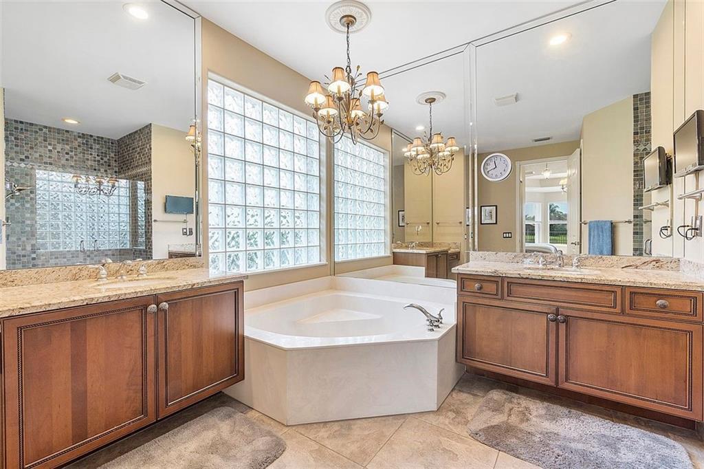 7768 Royale River Ln