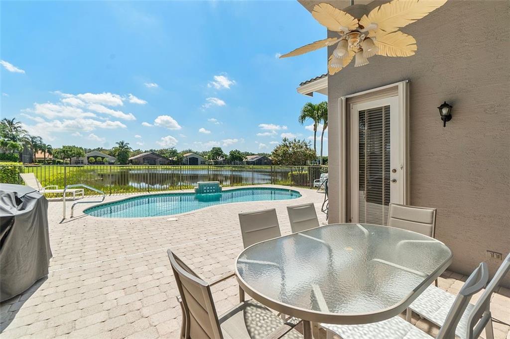 7768 Royale River Ln