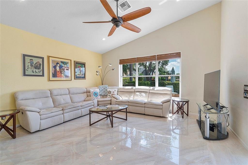 7768 Royale River Ln