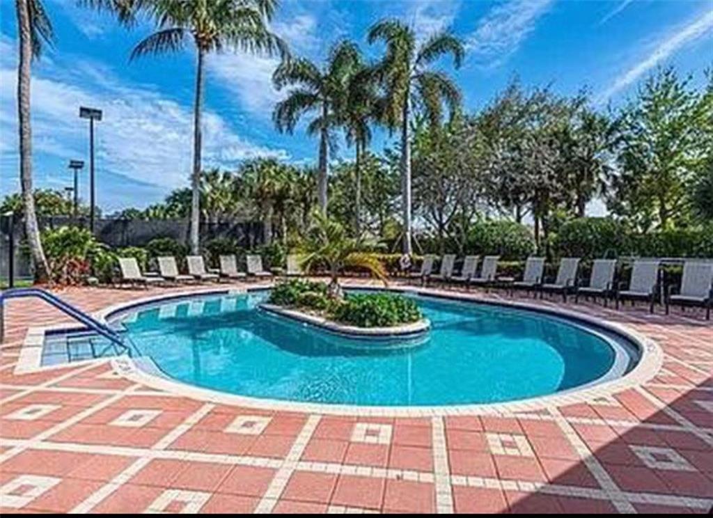 7768 Royale River Ln