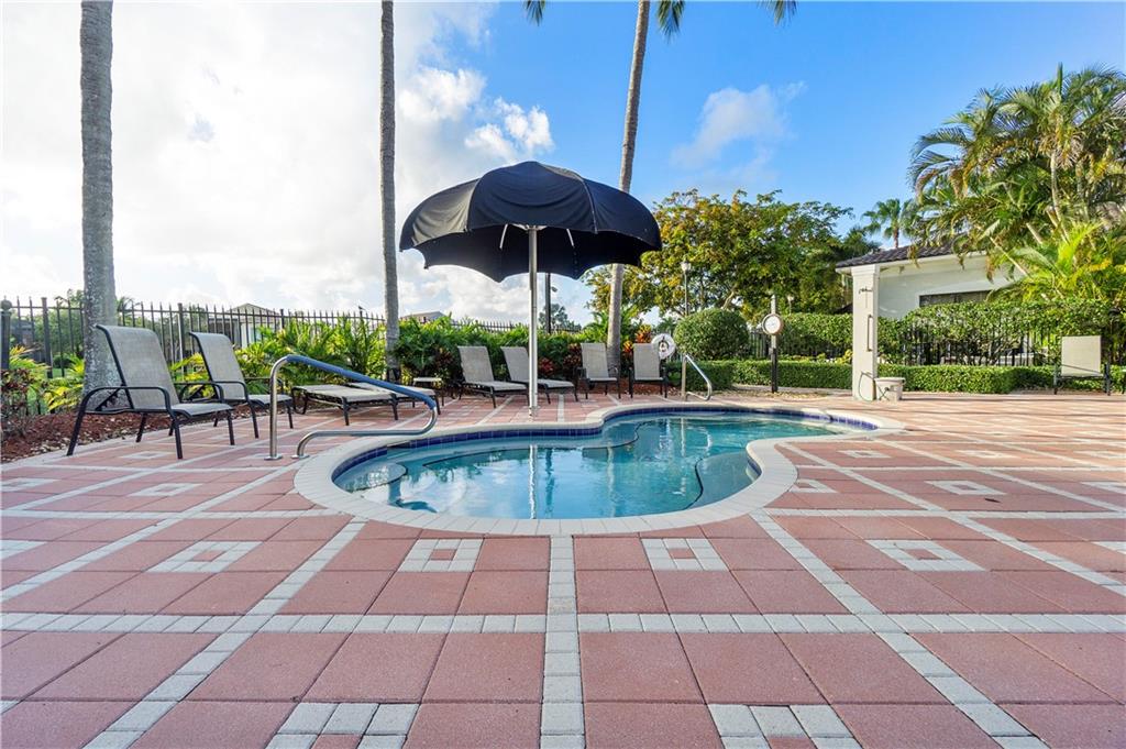 7768 Royale River Ln