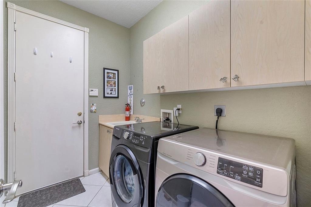 7768 Royale River Ln