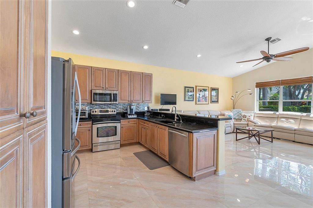 7768 Royale River Ln