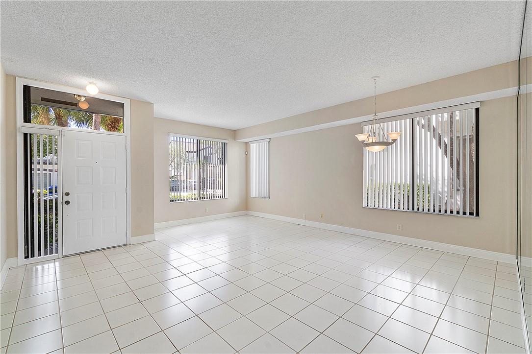 7525 NW 61st Ter 2701