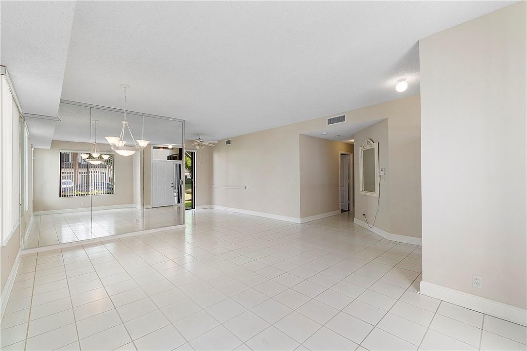 7525 NW 61st Ter 2701