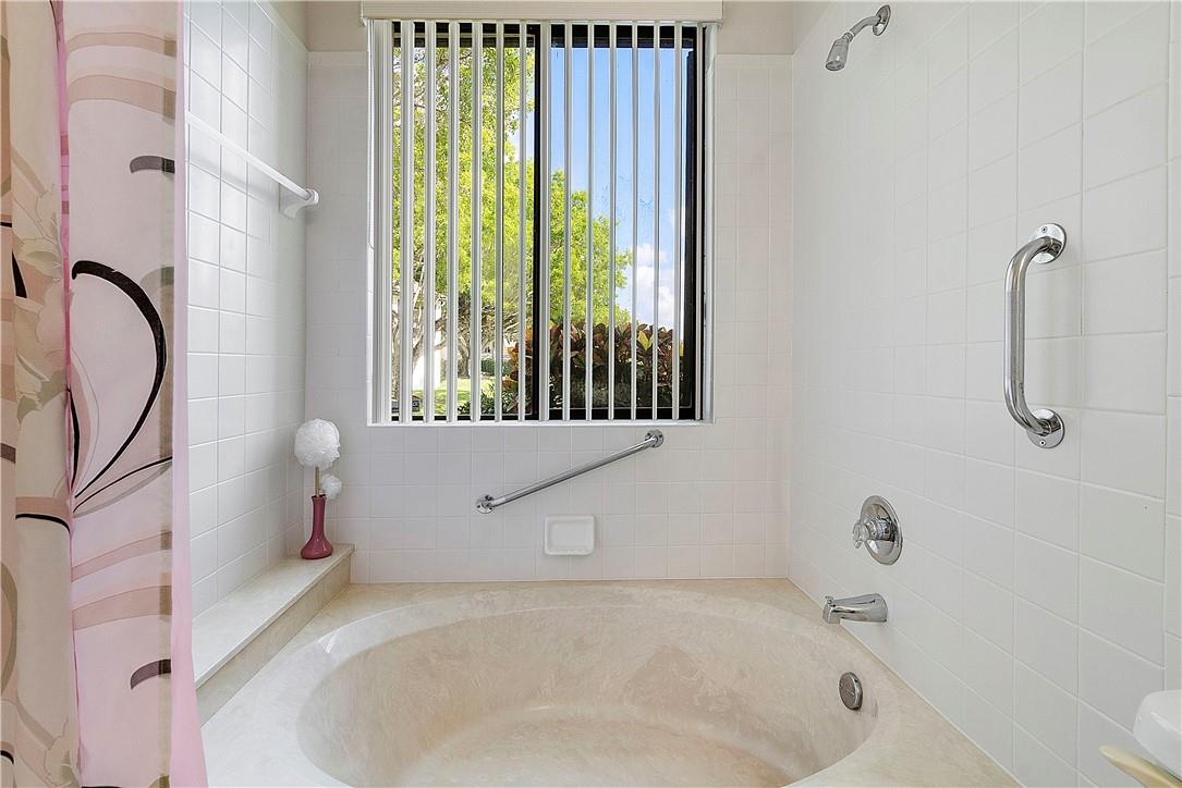 7525 NW 61st Ter 2701