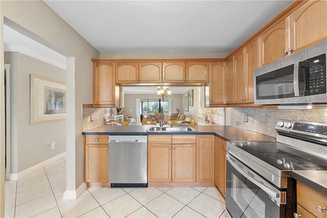 9193 Pecky Cypress Ln 6f