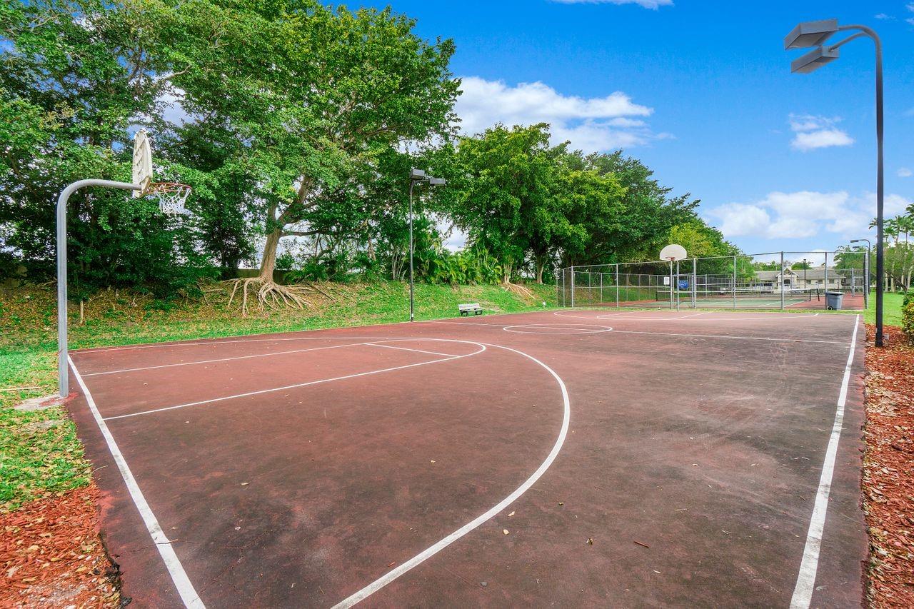 11010 Sand Dollar Ct