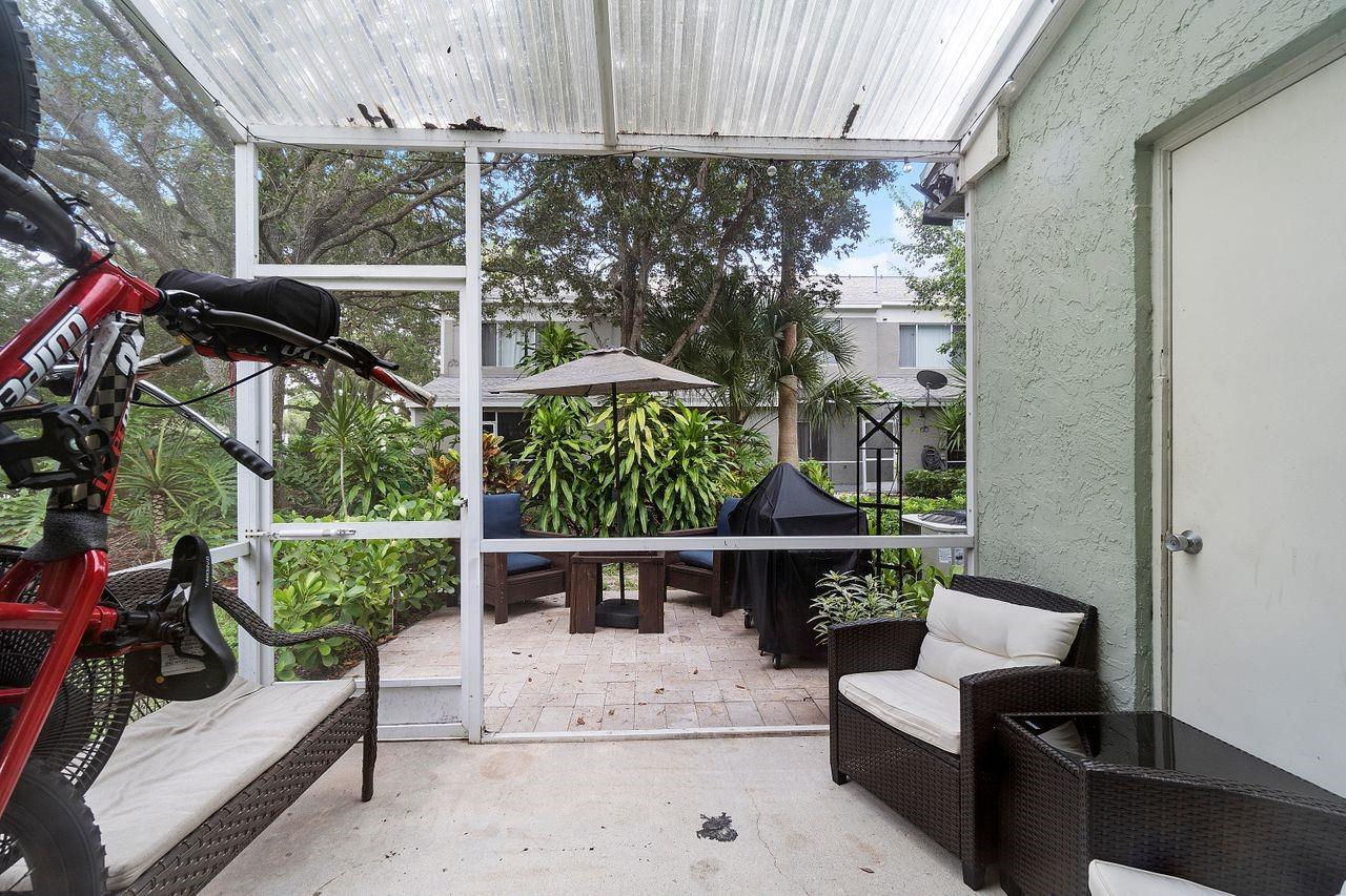 11010 Sand Dollar Ct