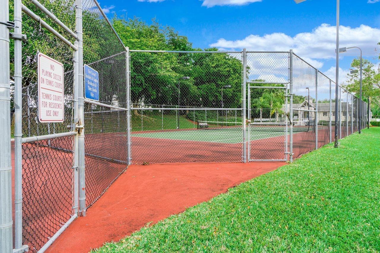 11010 Sand Dollar Ct