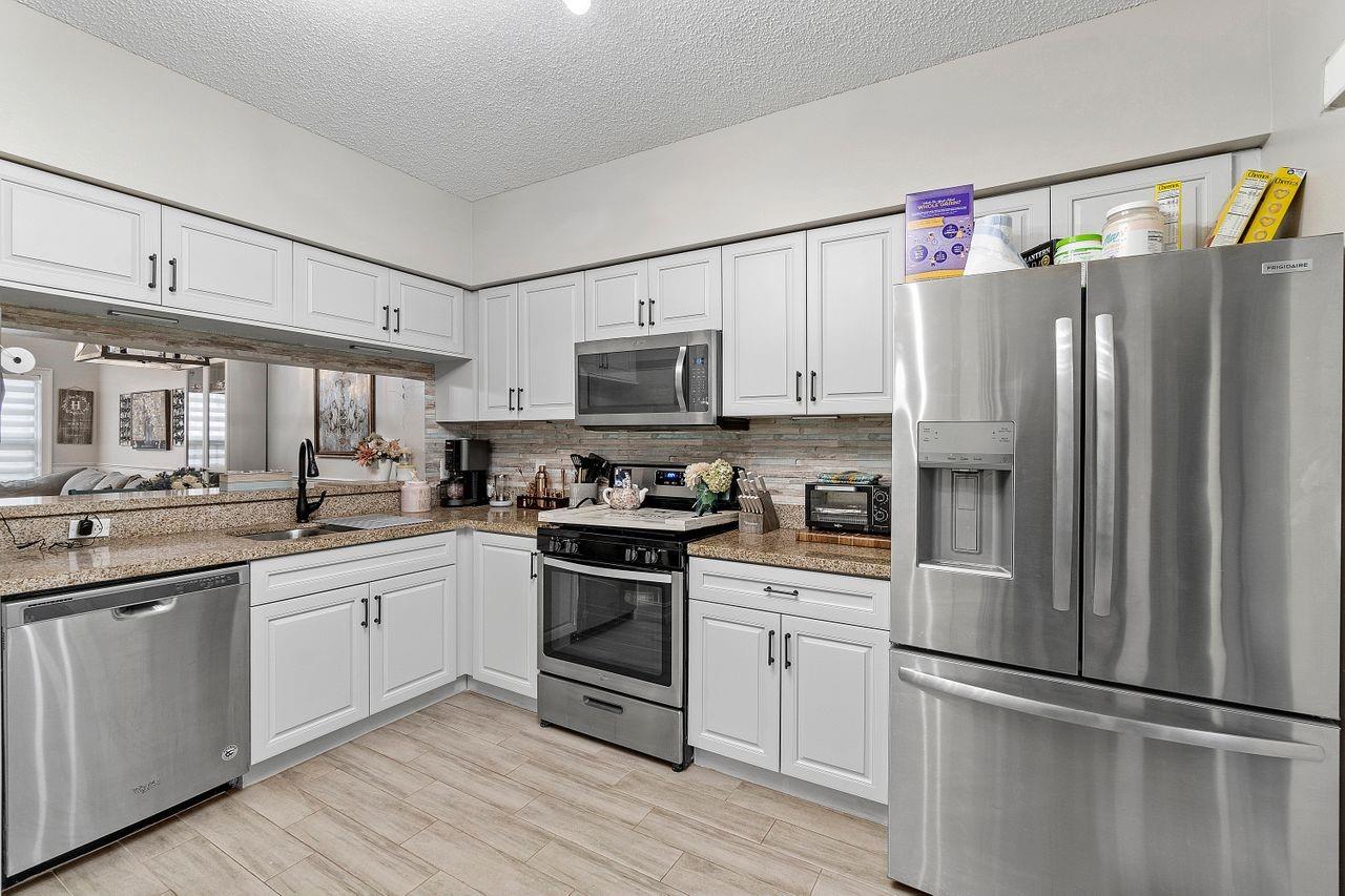 11010 Sand Dollar Ct