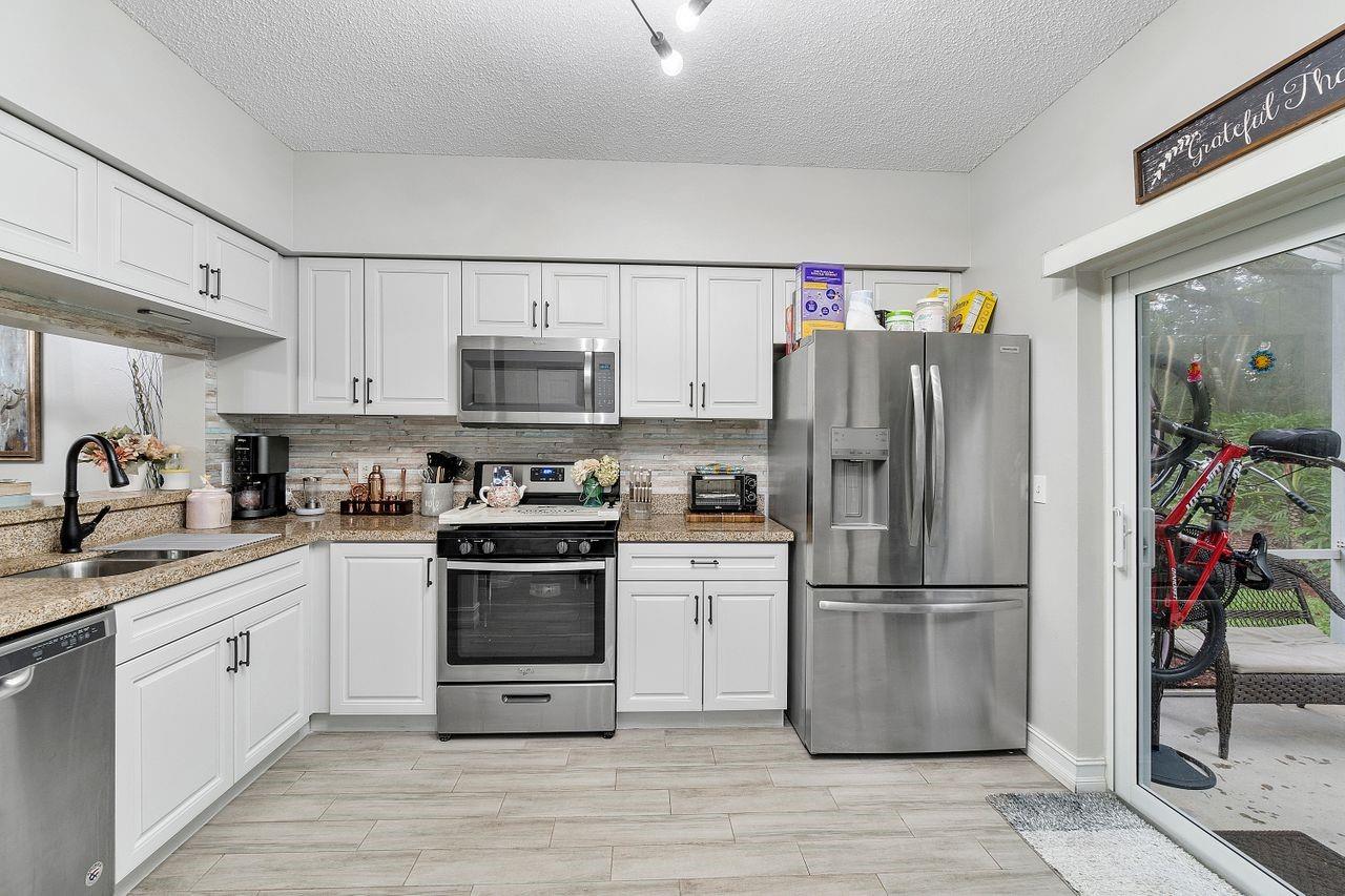 11010 Sand Dollar Ct