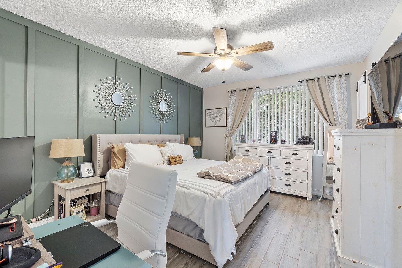 11010 Sand Dollar Ct