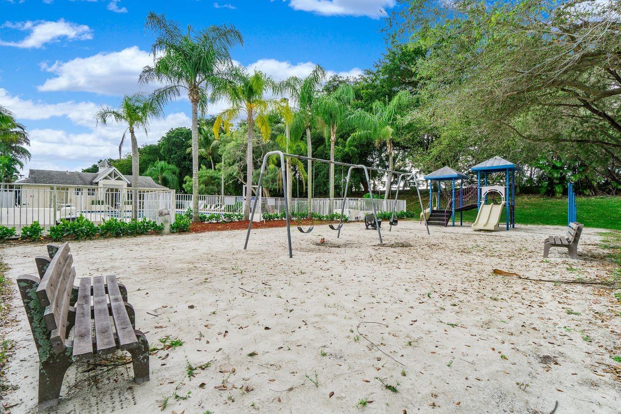 11010 Sand Dollar Ct