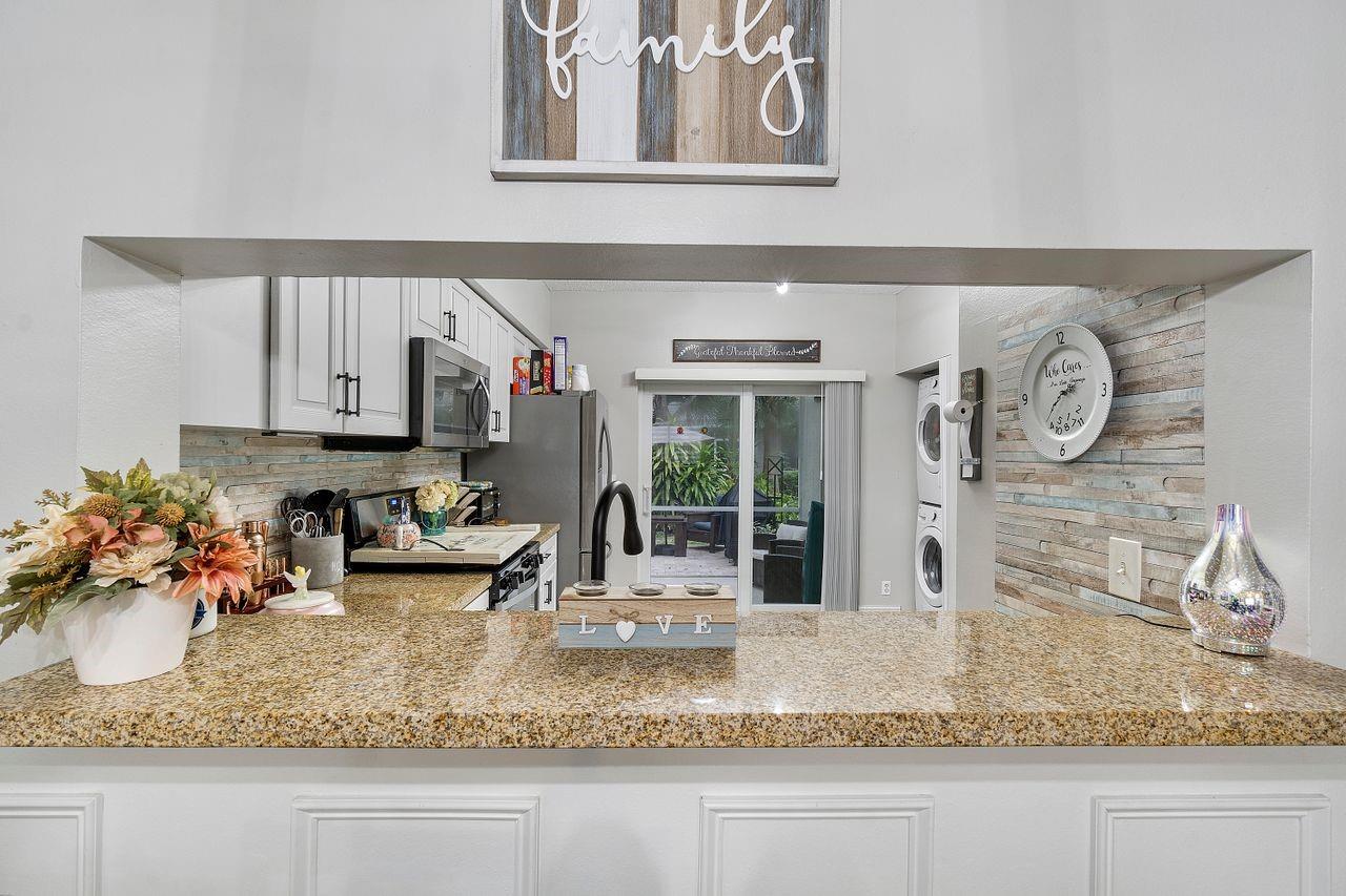 11010 Sand Dollar Ct