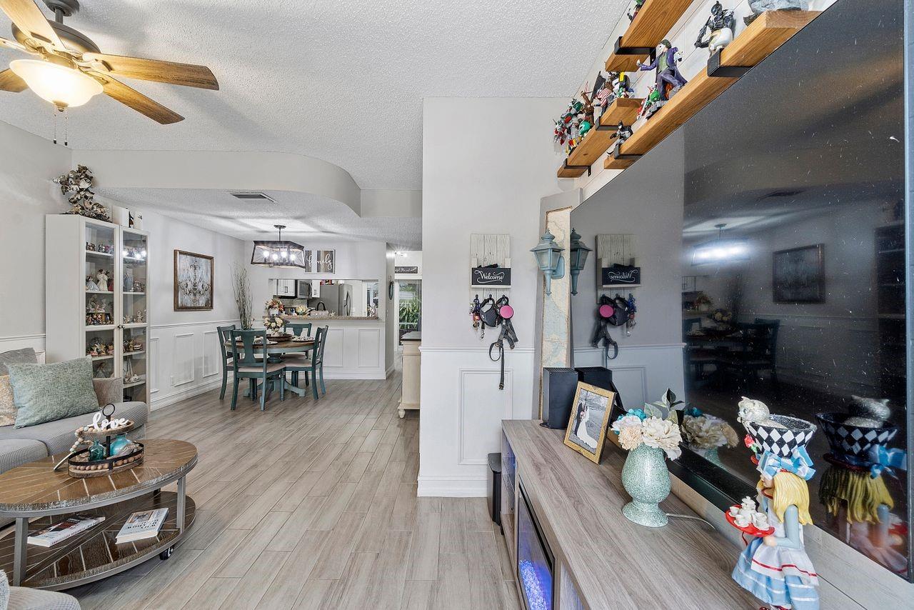 11010 Sand Dollar Ct