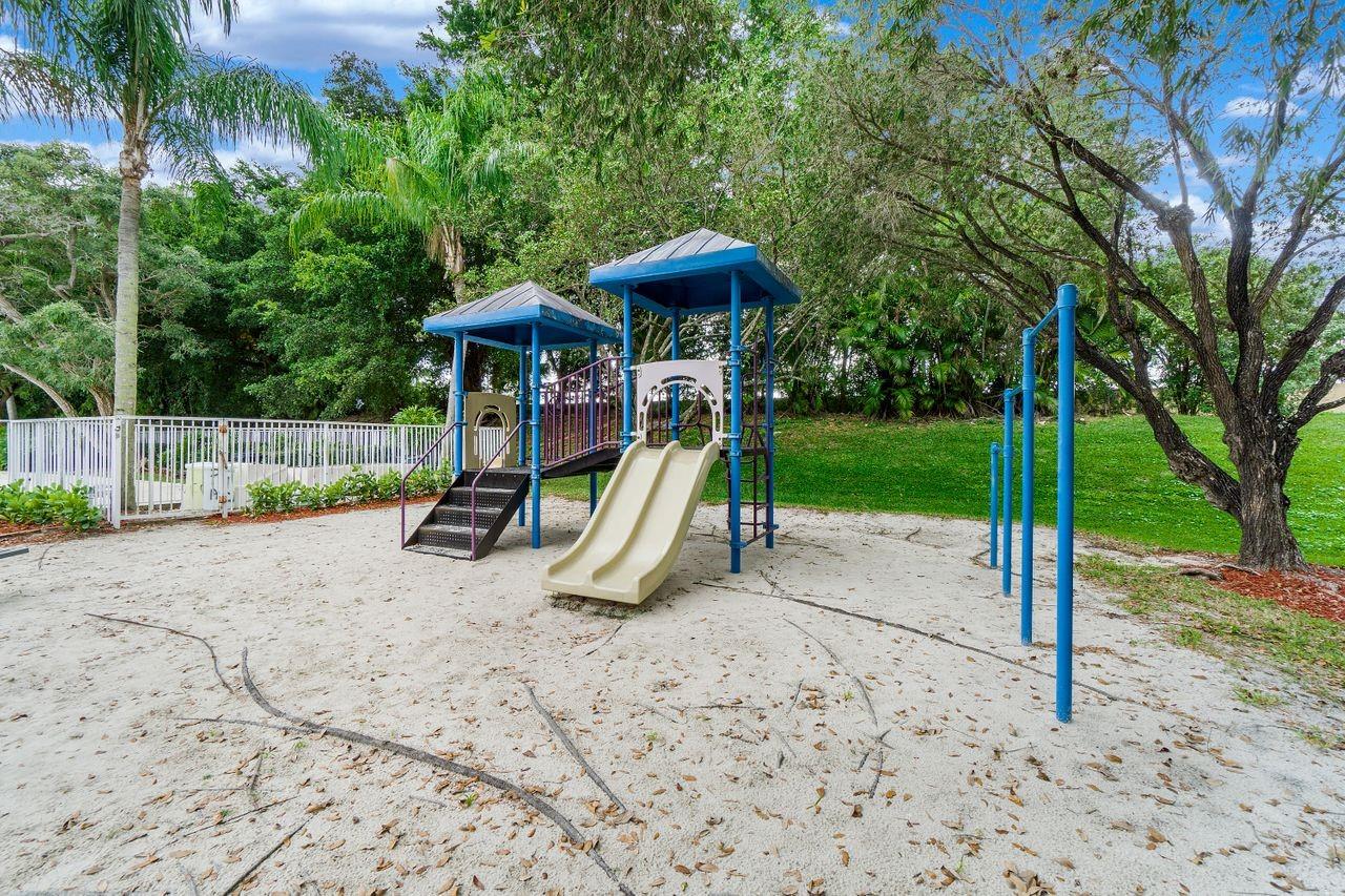 11010 Sand Dollar Ct