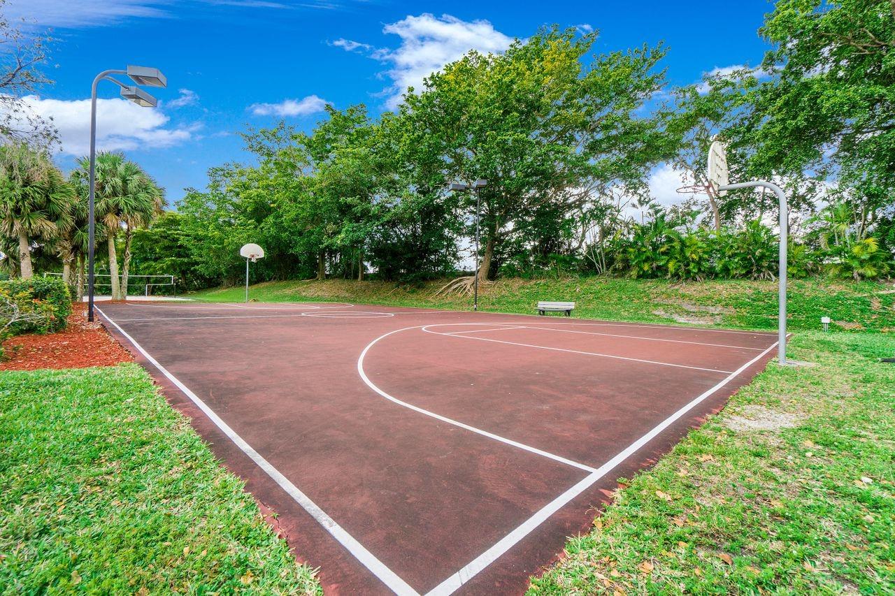 11010 Sand Dollar Ct