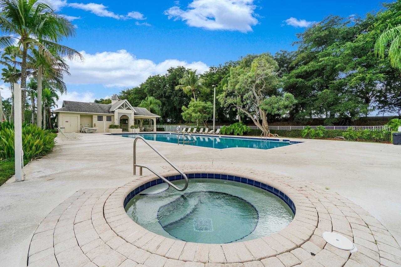 11010 Sand Dollar Ct