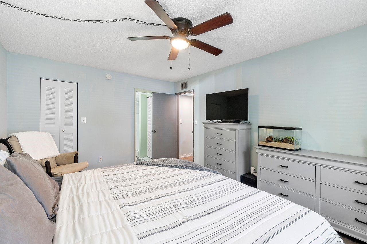 2725 S Oakland Forest Dr 102