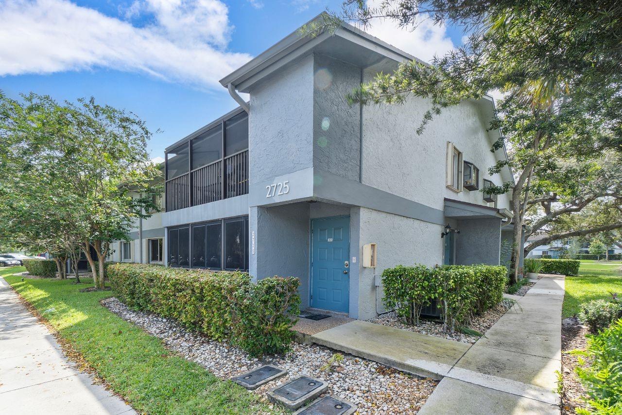 2725 S Oakland Forest Dr 102