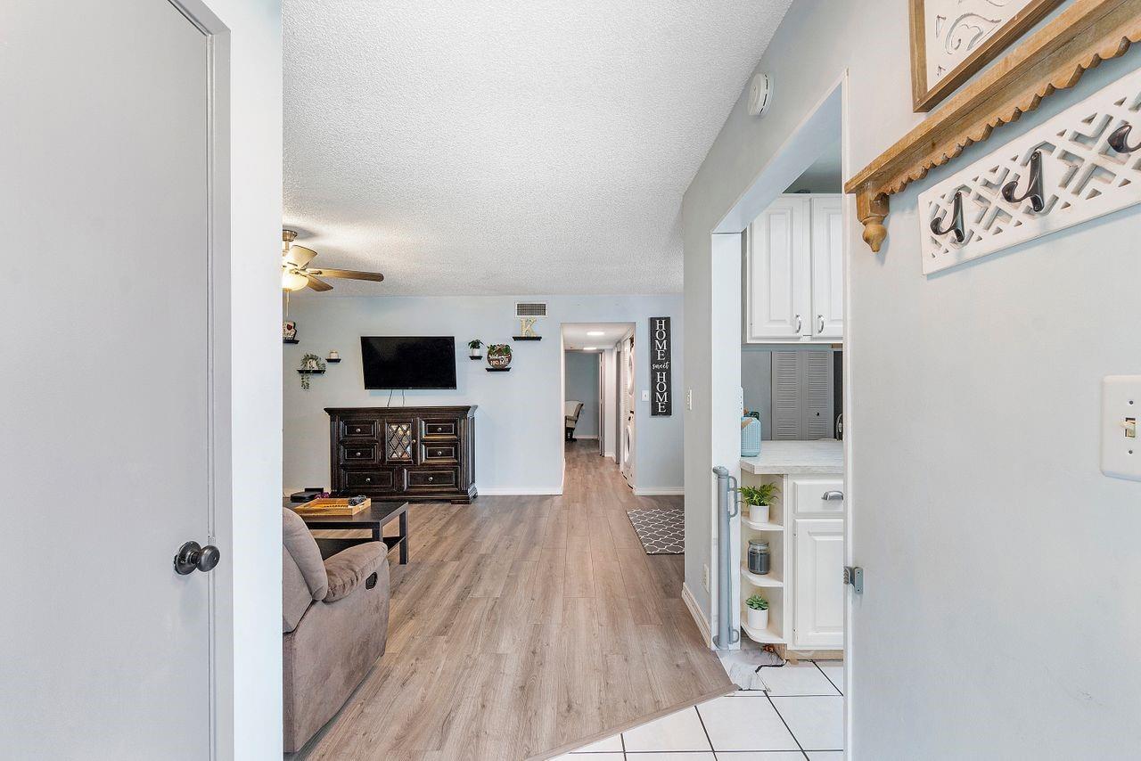 2725 S Oakland Forest Dr 102