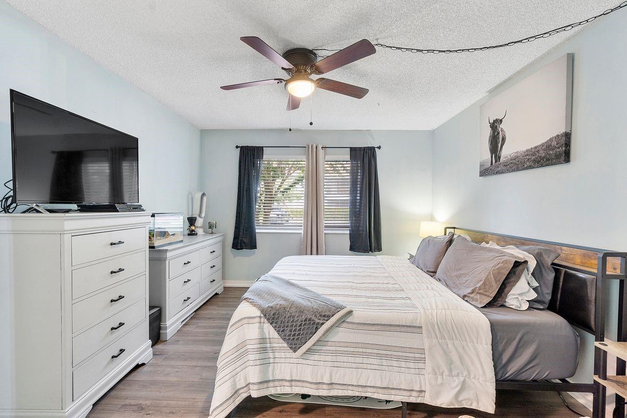 2725 S Oakland Forest Dr 102