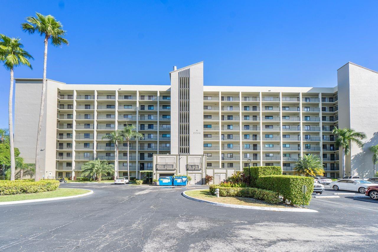 2205 S Cypress Bend Dr 408