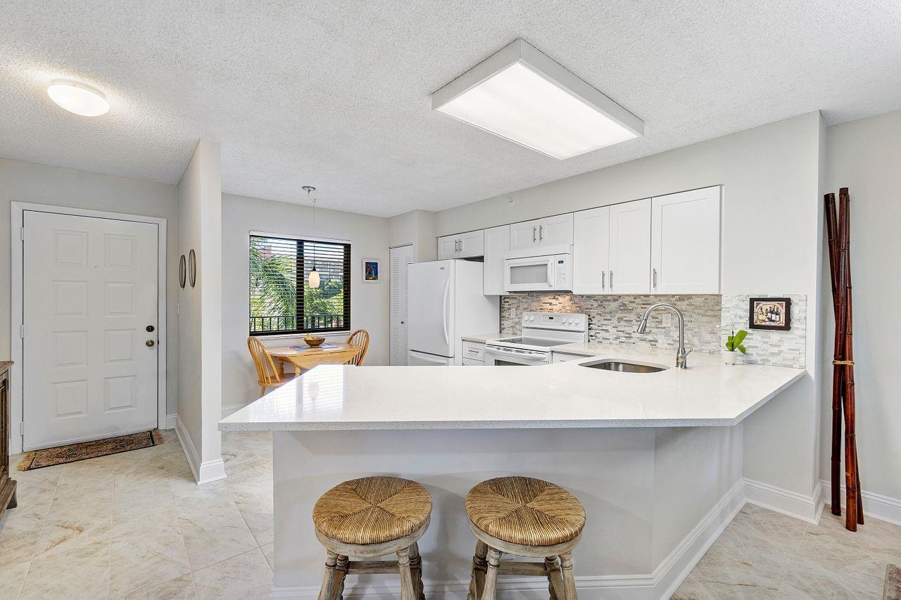 2205 S Cypress Bend Dr 408