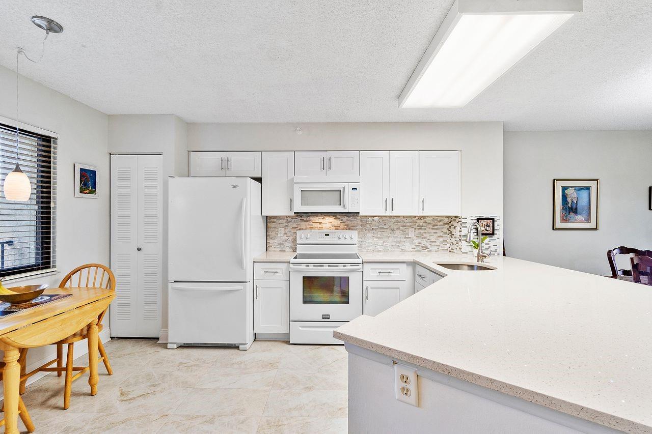 2205 S Cypress Bend Dr 408