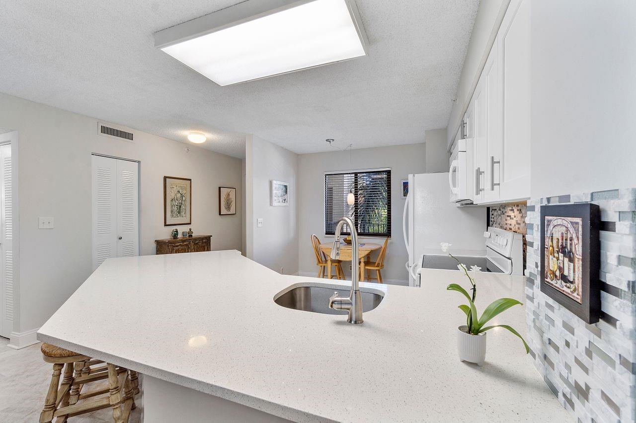 2205 S Cypress Bend Dr 408