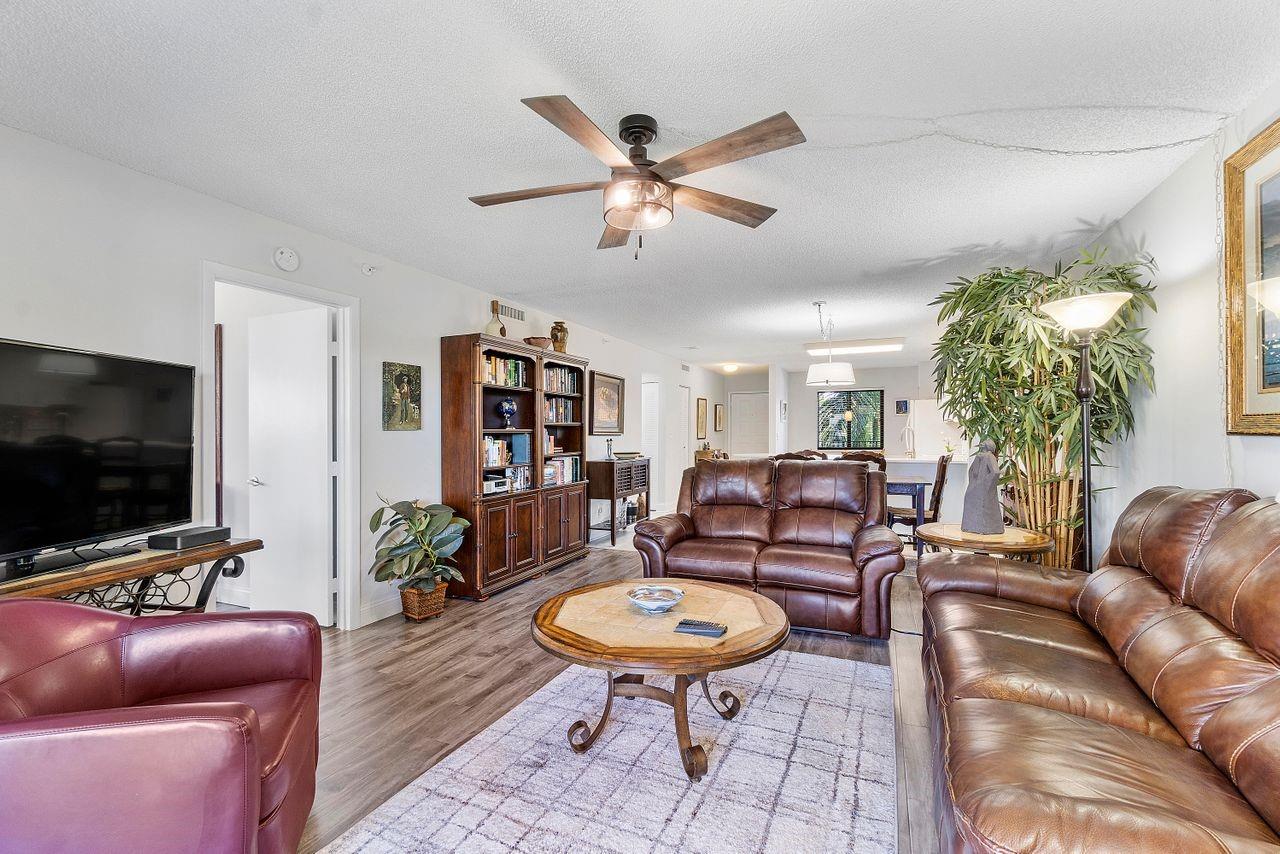 2205 S Cypress Bend Dr 408