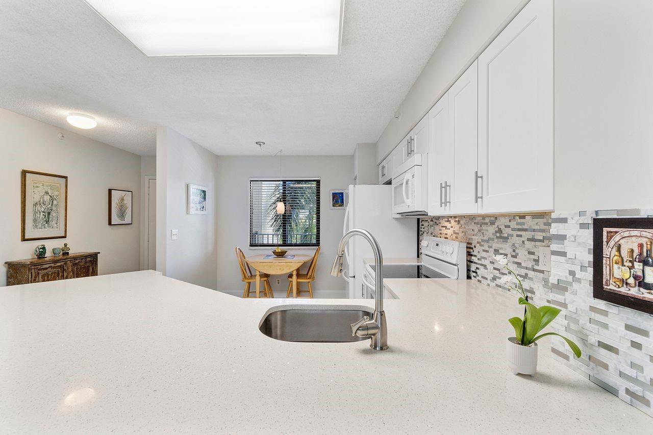 2205 S Cypress Bend Dr 408