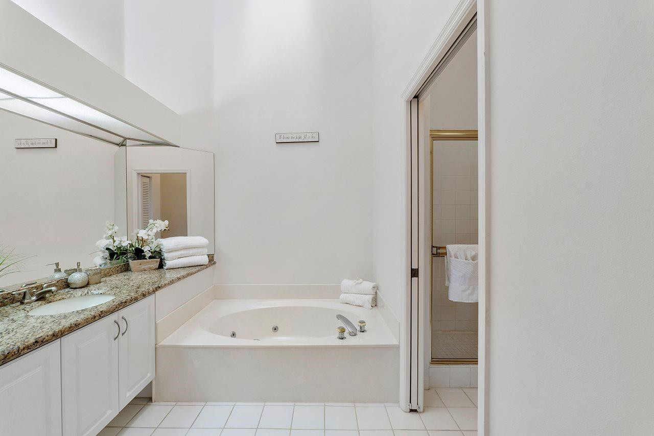 9805 Malvern Dr 9805