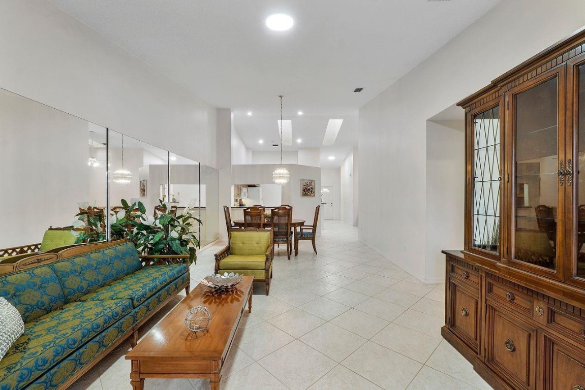 9805 Malvern Dr 9805