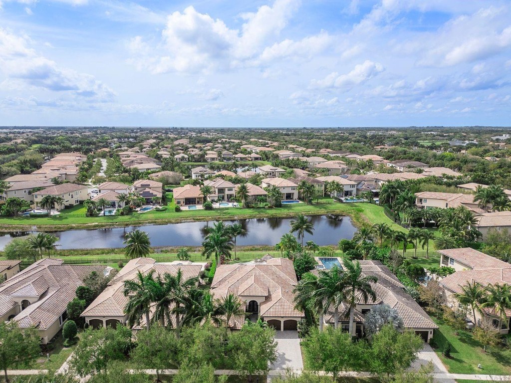 16607 Chesapeake Bay Ct