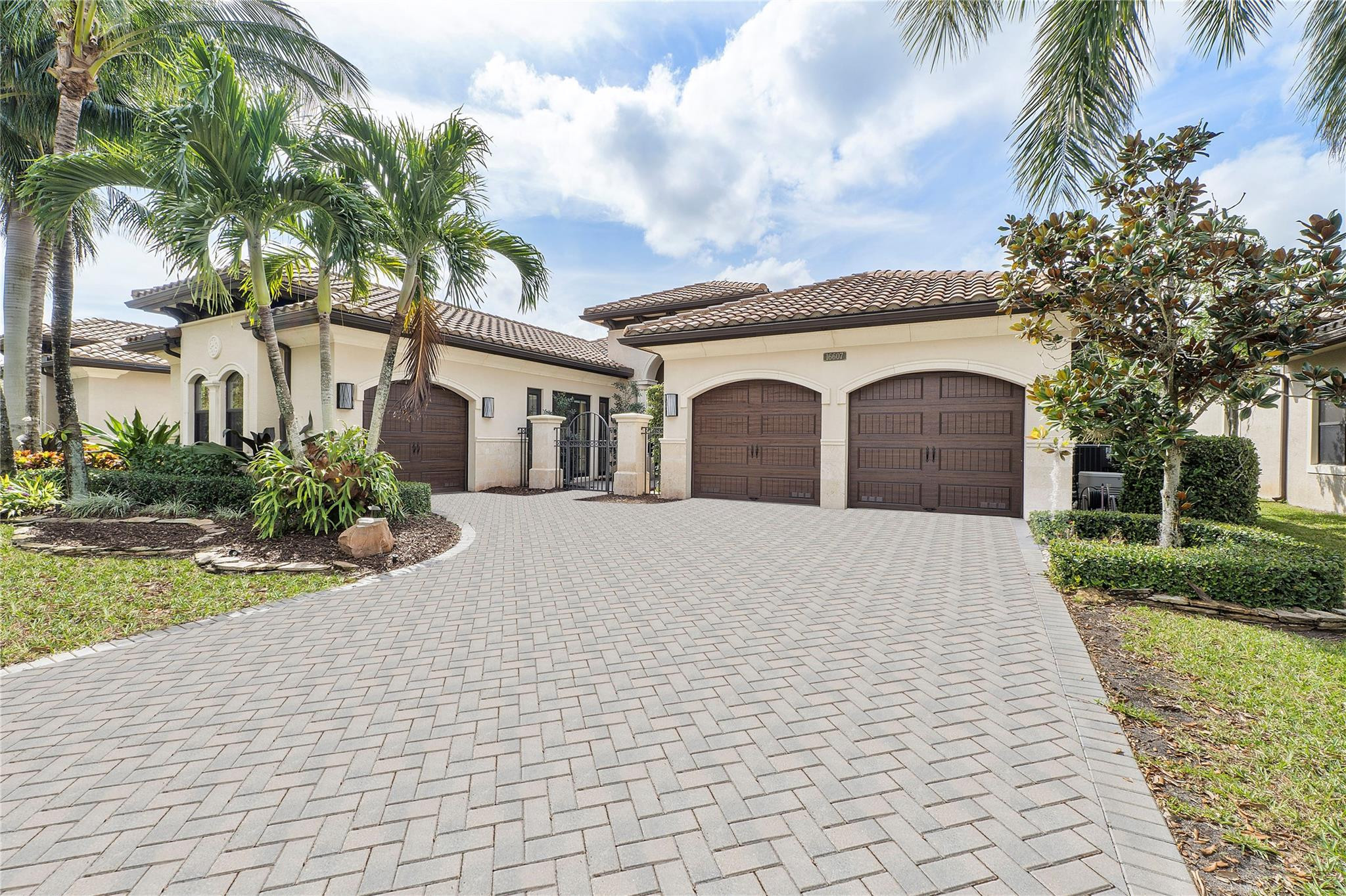 16607 Chesapeake Bay Ct