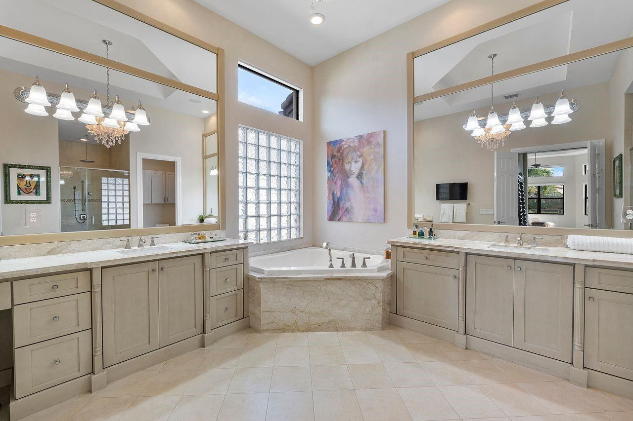 16607 Chesapeake Bay Ct