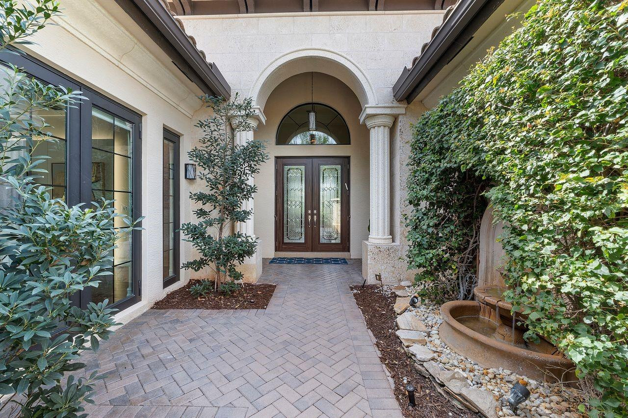 16607 Chesapeake Bay Ct