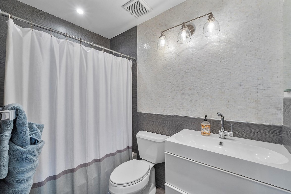 712 Congressional Way 712